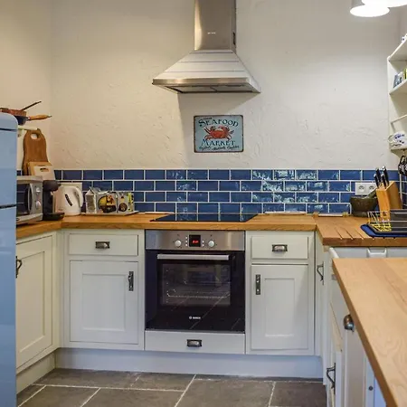 Holiday home Awesome In Guezennec With Kitchen